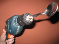 een handboor met lepel